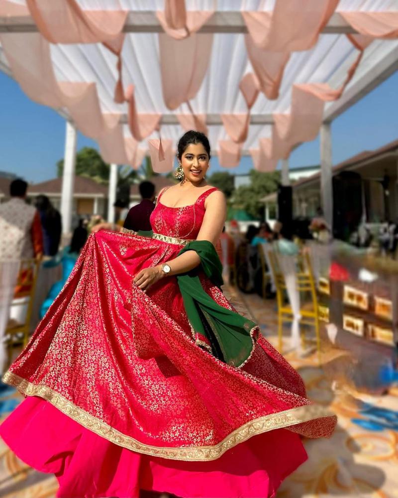 nikita-sharma-cute-photos